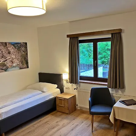 Egerthof Szálloda 3*